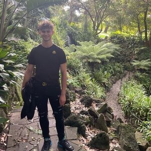 Meet your Posher, Jonathan